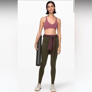 Lululemon Align Pant 31"
Dark Olive - Size 8